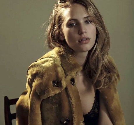 Dylan Penn sex pornstar photos