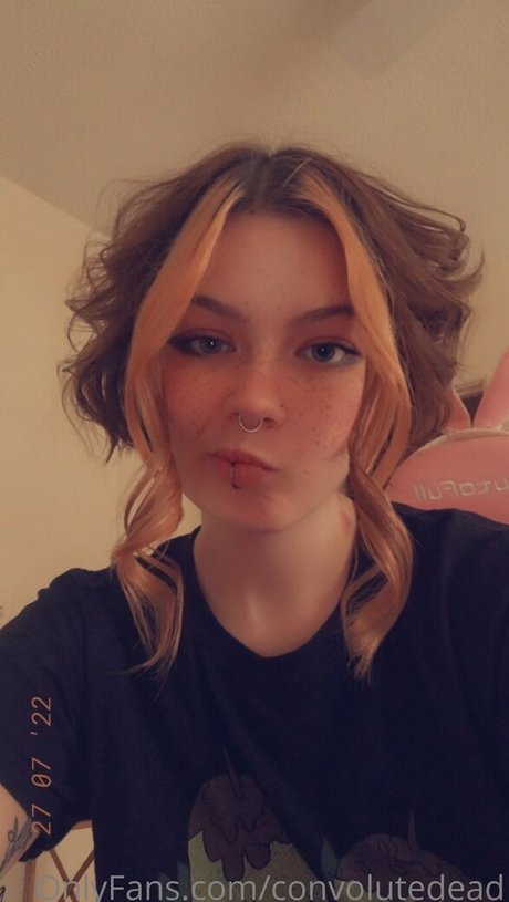 convolutedead hd actress picture