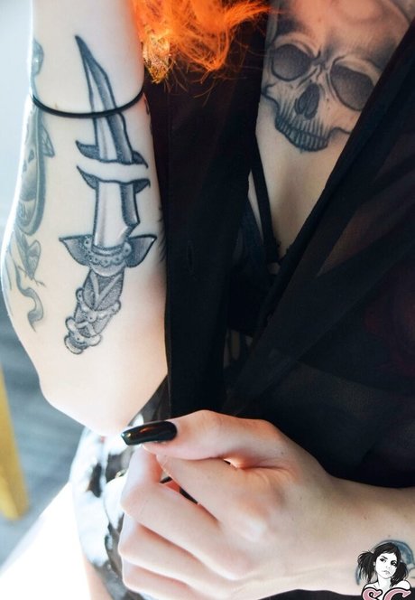 Neomabell star naked pics