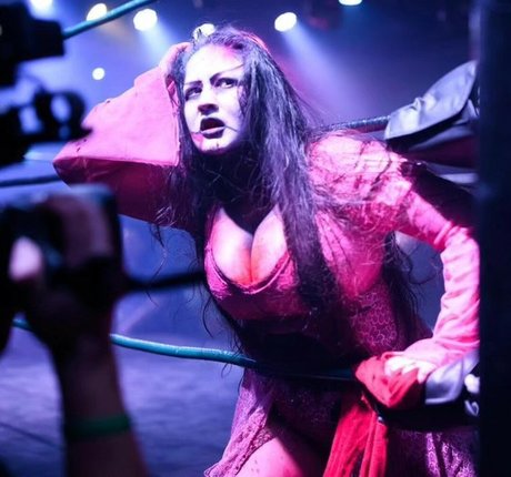 Su Yung naked star pics