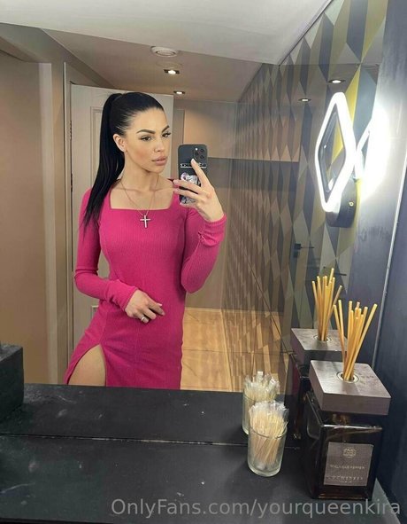 yourqueenkira model xxx photo