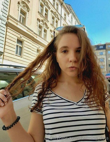 charming dora best actress photos