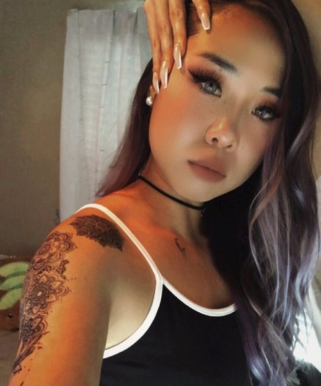 Floskeee nude pornstar galleries