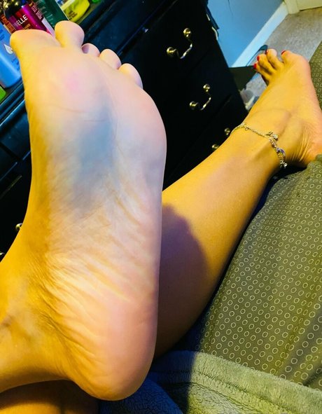 ohhhmyfeetz hot actress pictures