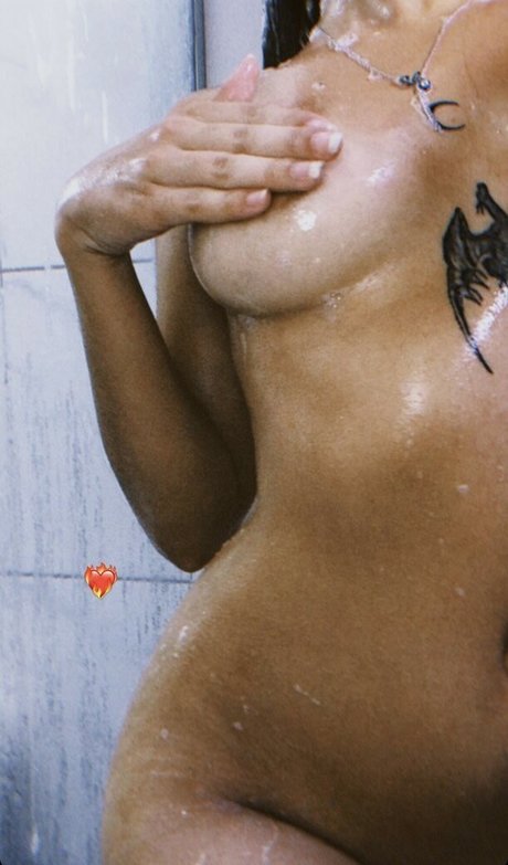 Beatriz diyas naked model image