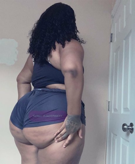 Jadepinkyboo naked model picture