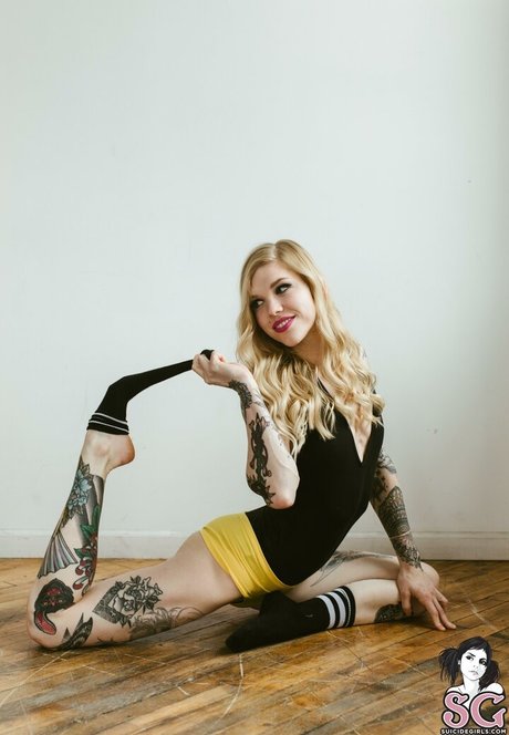 Auric adult actress photos