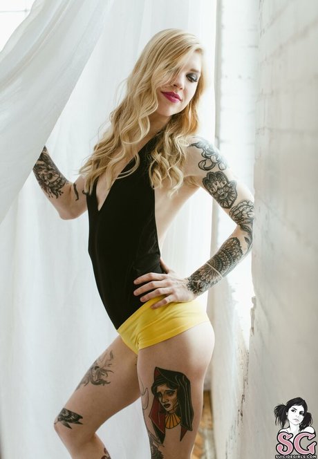 Auric art actress picture