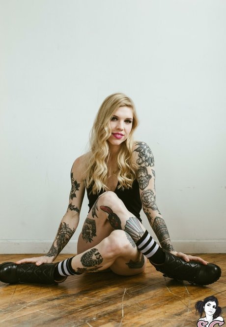 Auric model porn picture