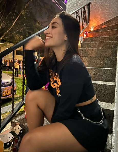 Sophia velez nice actress image