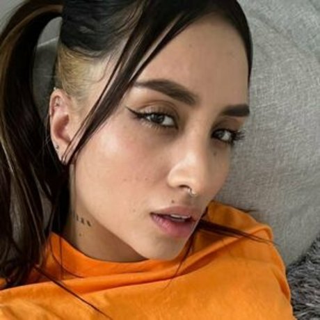 babe brunette onlyfans adult pics