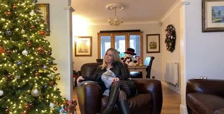 Foxy Geek Girl hd model image