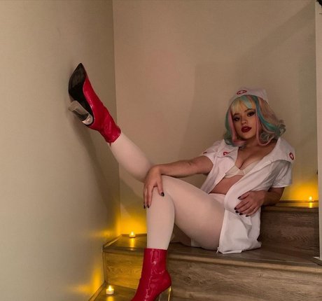 Sarah Jeffery top star galleries