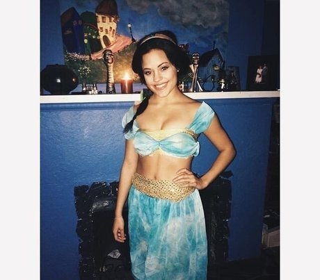 Sarah Jeffery nice pornstar picture