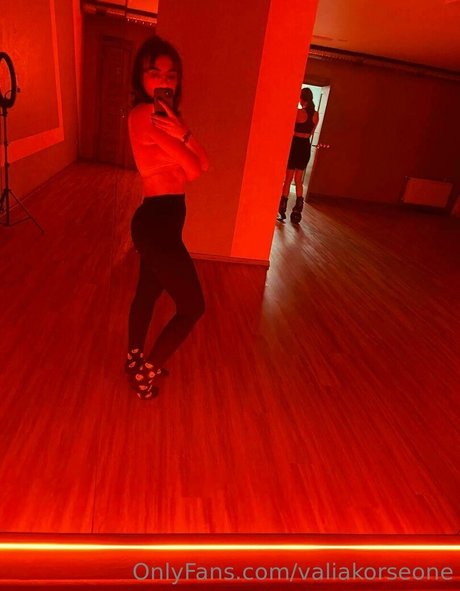 valiawixx art pornstar archive