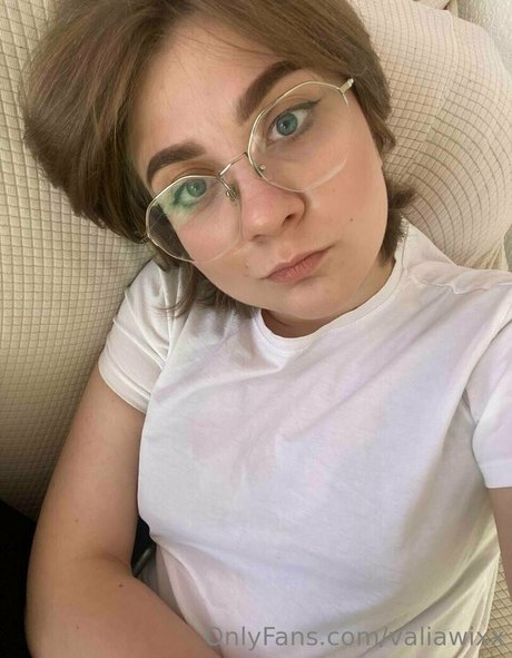 valiawixx exclusive model photo