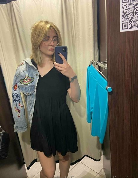 valiawixx adult actress img