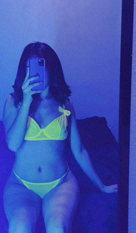 skinny blonde milf onlyfans sexy nude pic