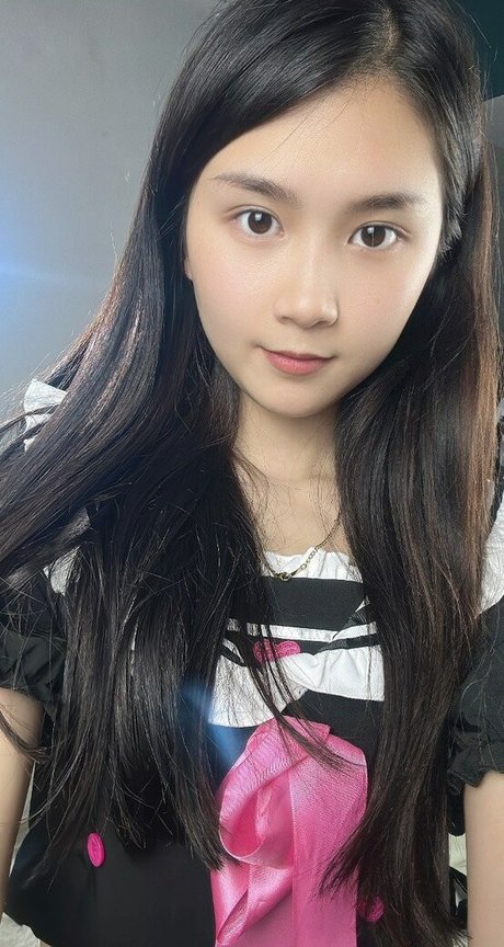 kbhvhxzc pretty model img