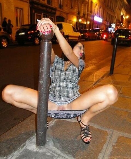 Fun In Clubs naked actress pictures