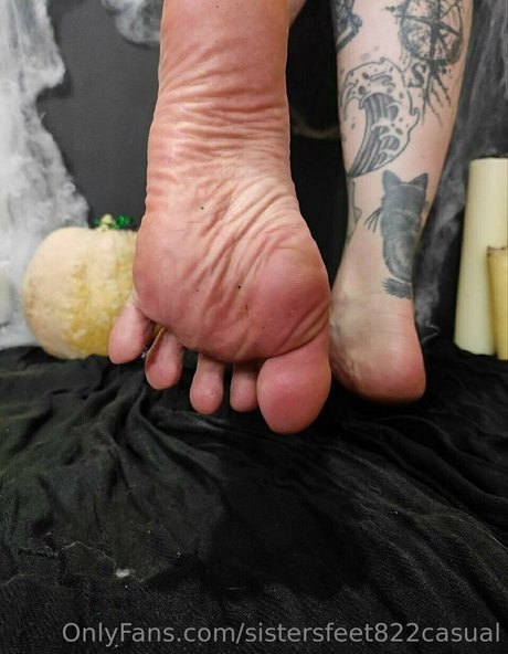 sistersfeet822casual art star pictures