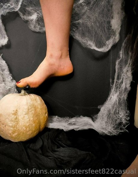 sistersfeet822casual perfect actress pic