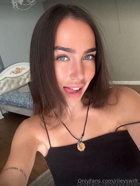 rileyswift hot model archive