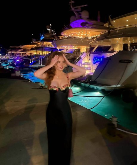 Sophia La Corte star high quality pics