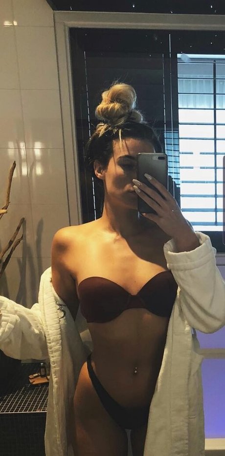 Demi Rutting star hot photos