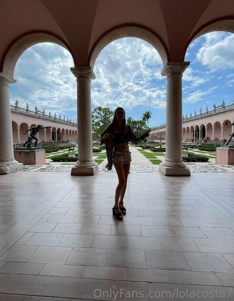 lola costa naked star photos