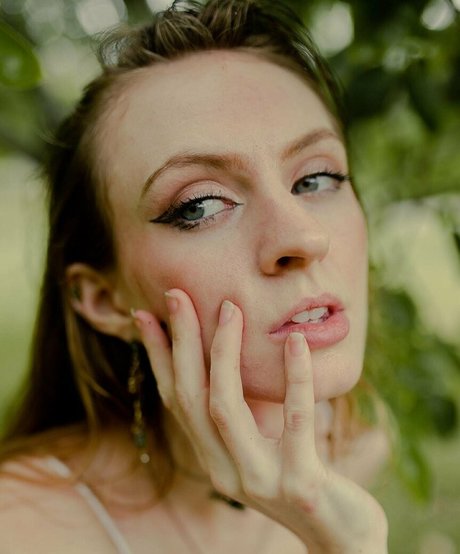 lola costa porn actress pics