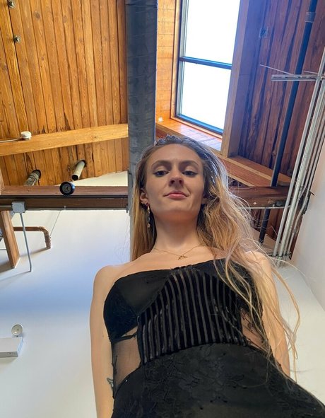 lola costa sexy model photo