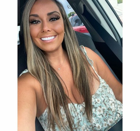 Kaitlyn Horesh pornstar hd photo