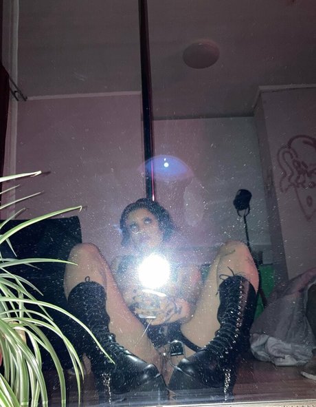 sweetthole pornstar top photo