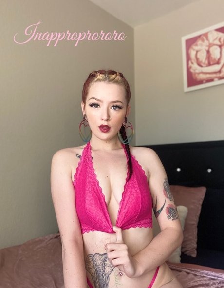 Inapproprororo naked model photos