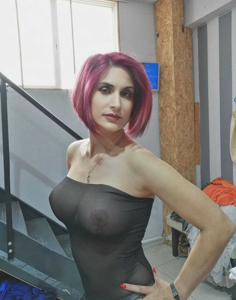 elenaxatzi free actress galleries