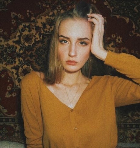 mia little witch nude actress photo