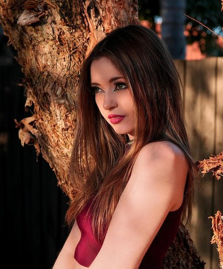 Alli Flanagan erotic model gallery