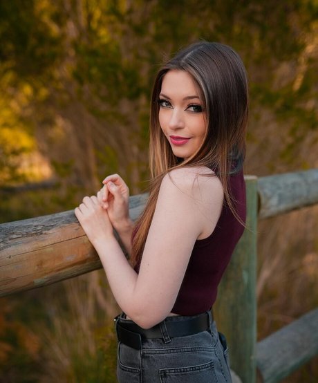 Alli Flanagan beautiful model galleries