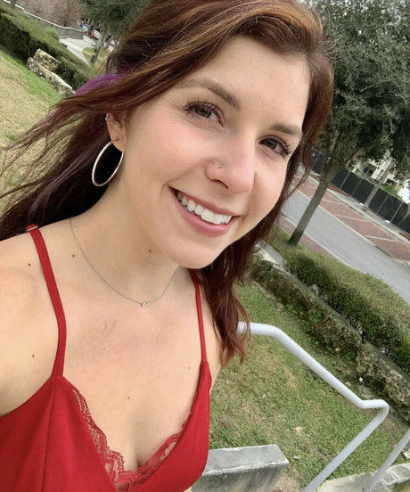 Nicole Frye high quality actress img