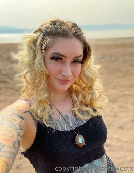 aurorawestx porn star images