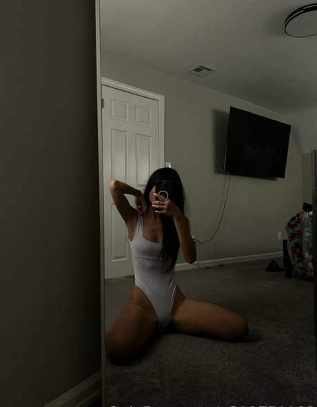 yunamoonx000 sexy model img