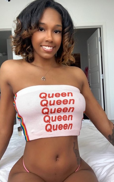 Lacey London sexy star img