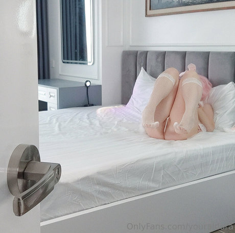 youraldora erotic actress photos