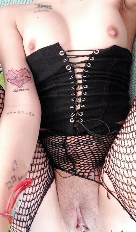 m 4 r u c h 4 n erotic actress pictures