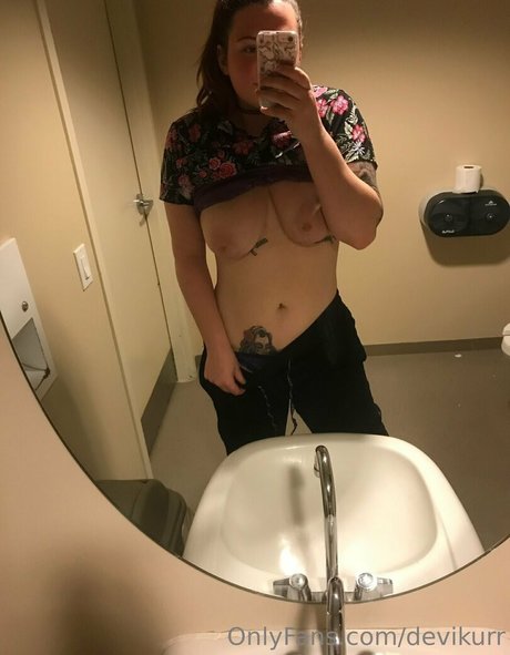 devikurr beautiful pornstar picture