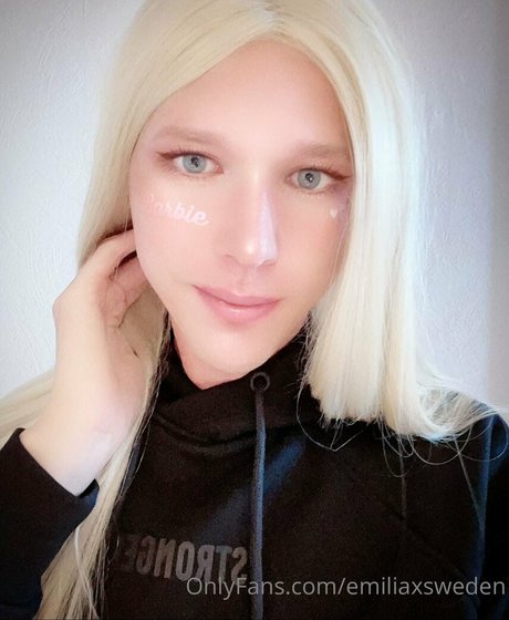 emiliaxsweden art actress pictures