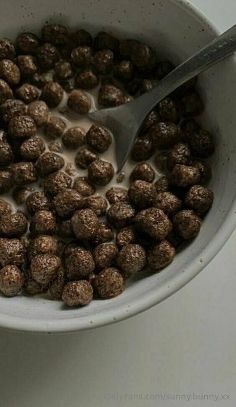 sunny bunny xx hot model image