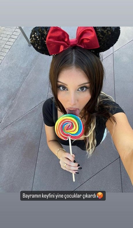 Pollybabbyy pornstar adult image