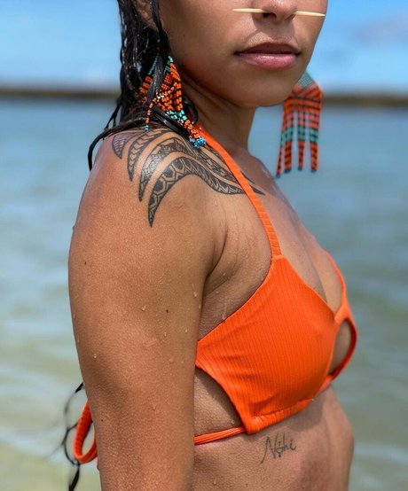 Alice Pataxo star erotic photos